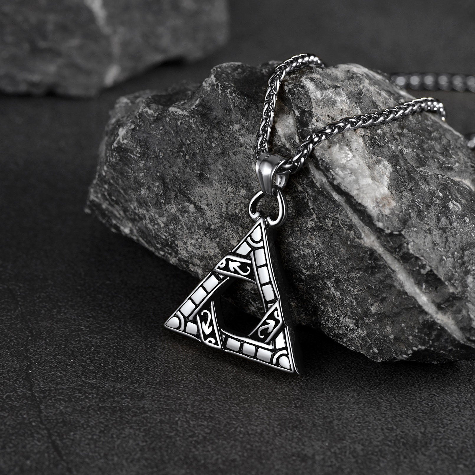 Flash Sale Gothic Triangle Necklace Pendant Necklace for Man